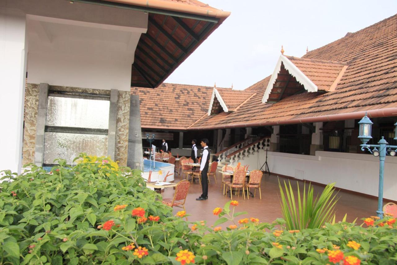 Hotel Rajadhani Thiruvananthapuram Exterior photo
